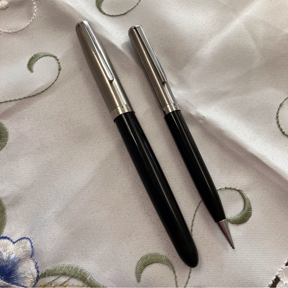 Parker 21 Vintage Fountain Ink Pen & Mechanical Pencil